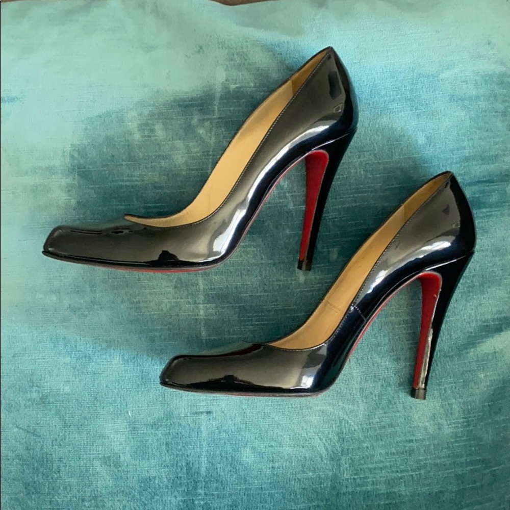 Christian Louboutin black patent high heels - Picture 2 of 10
